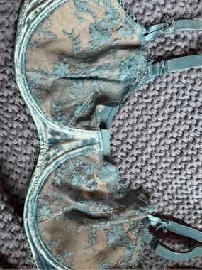 Victoria's Secret blue Lace Underwire Bra